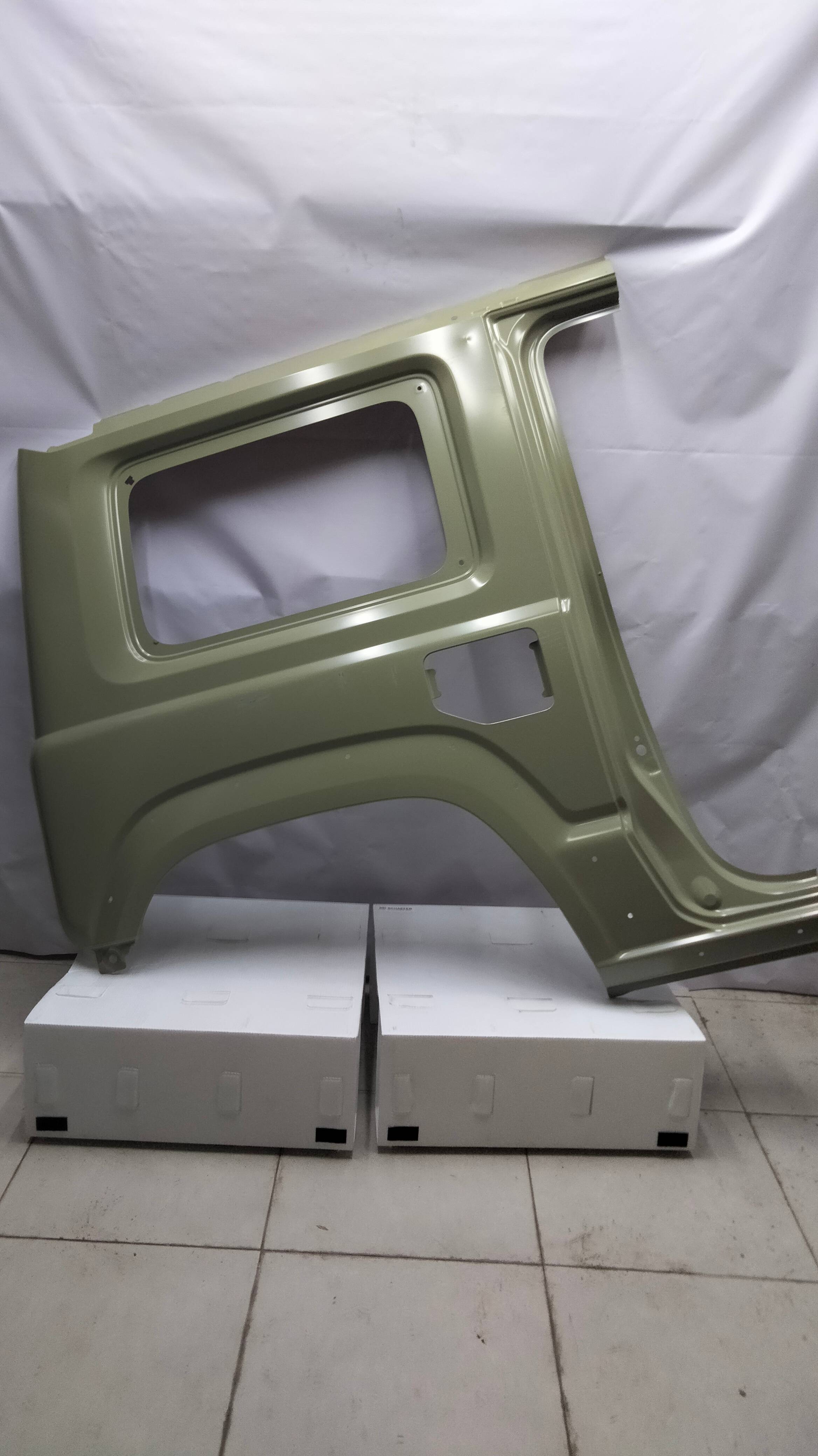 Suzuki Jimny 2021 - 2023 Costados Laterales Trasera Derecho Usado Original