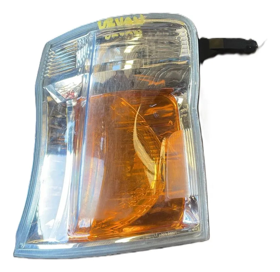 Cuarto De Punta Lh Nissan Urvan 2007-2010 C/detalle Usado Ámbar