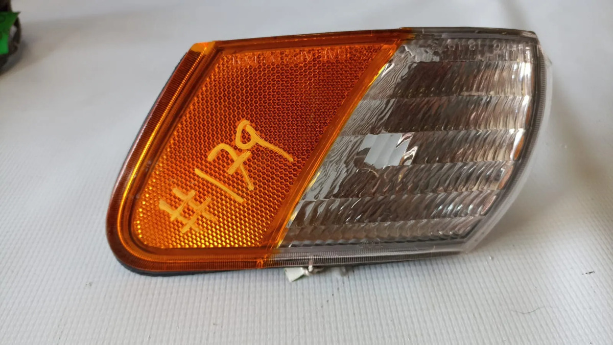 Cuarto De Punta Rh Ford Grand Taurus 92-95 C/detalle Usado Ámbar