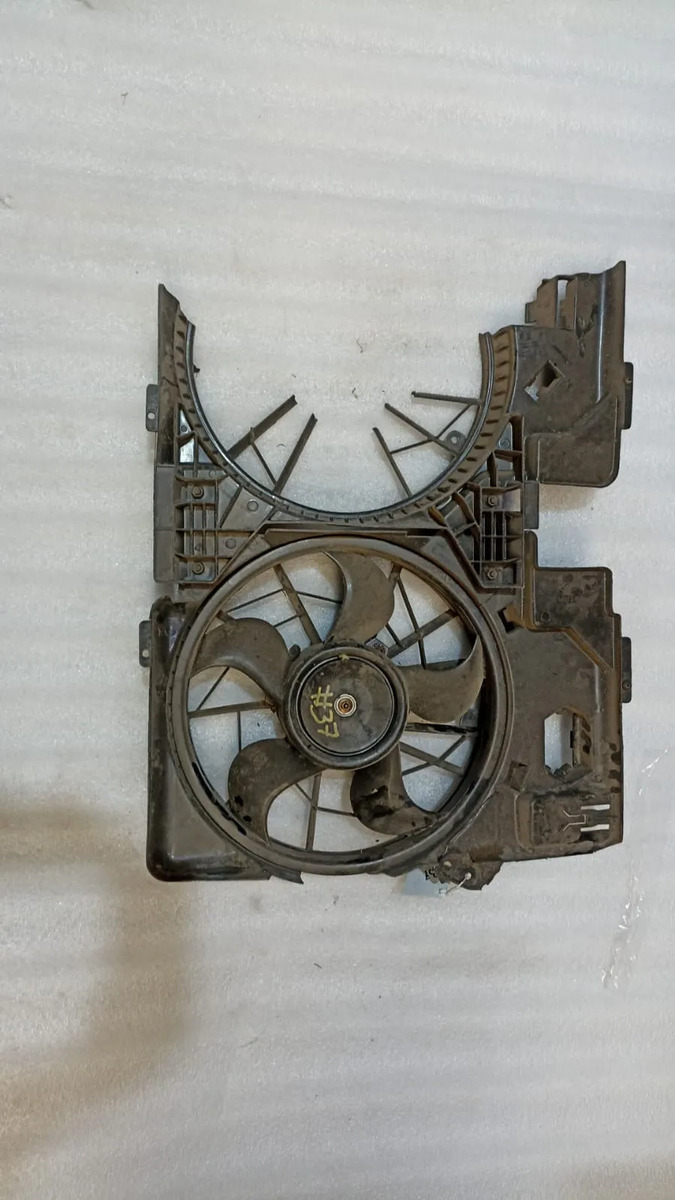 Motoventilador Con Tolva 1 Ford Escape 2001-2004 C/detalle