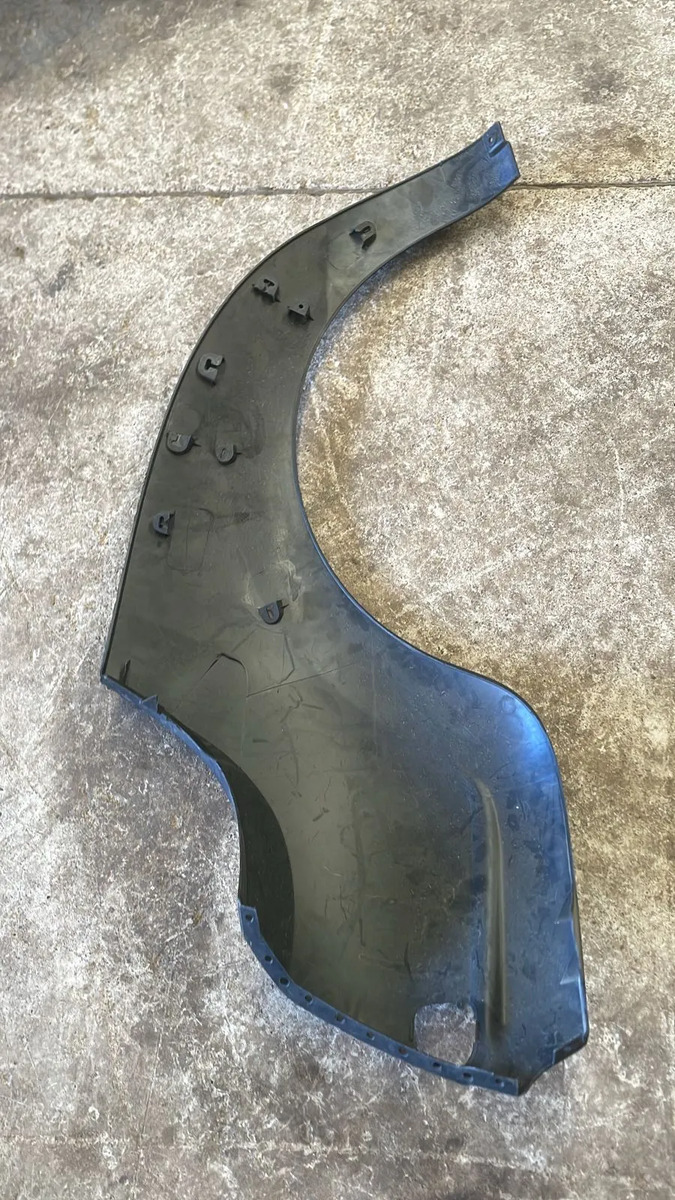 Moldura Trasera Izquierda   Ford Ka  2002-2008 Negro
