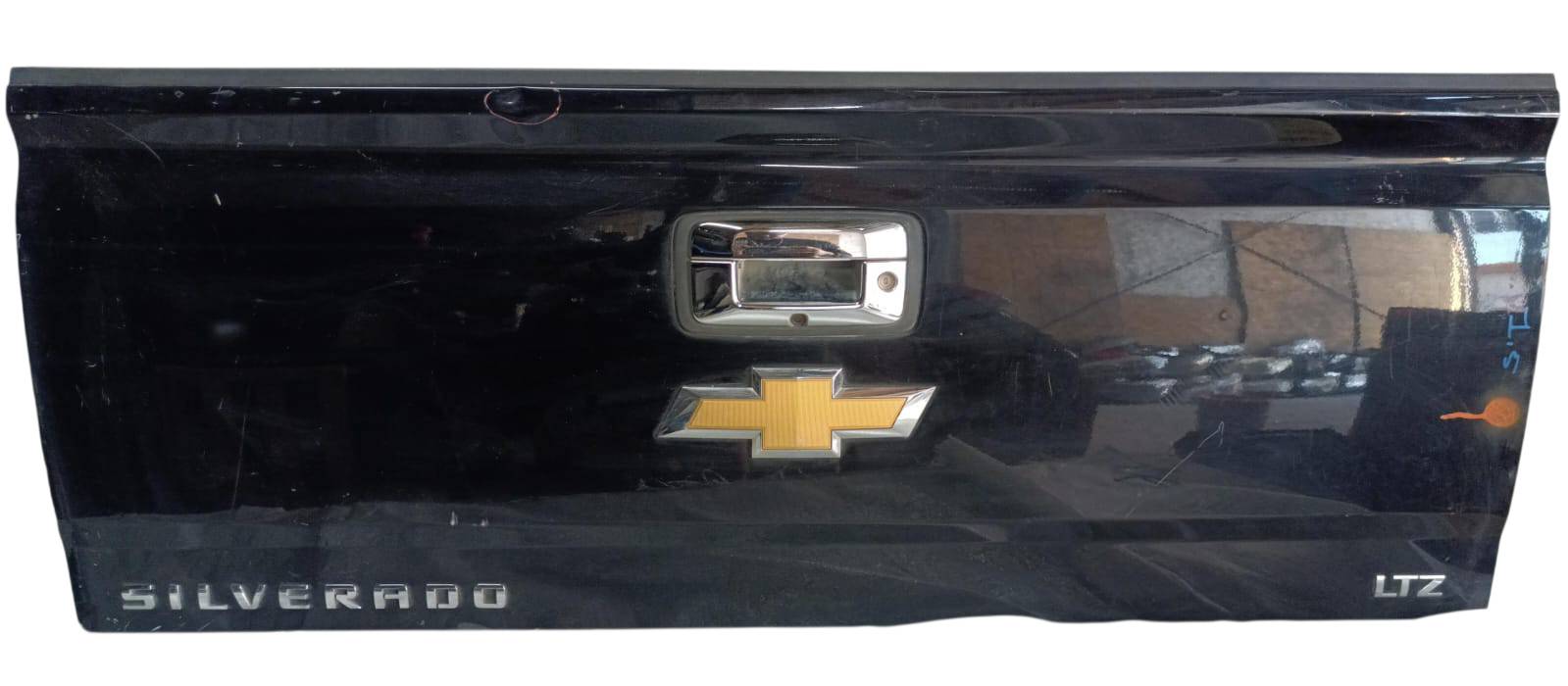 Chevrolet Silverado 2014 - 2018 Tapa de Caja Usado Original