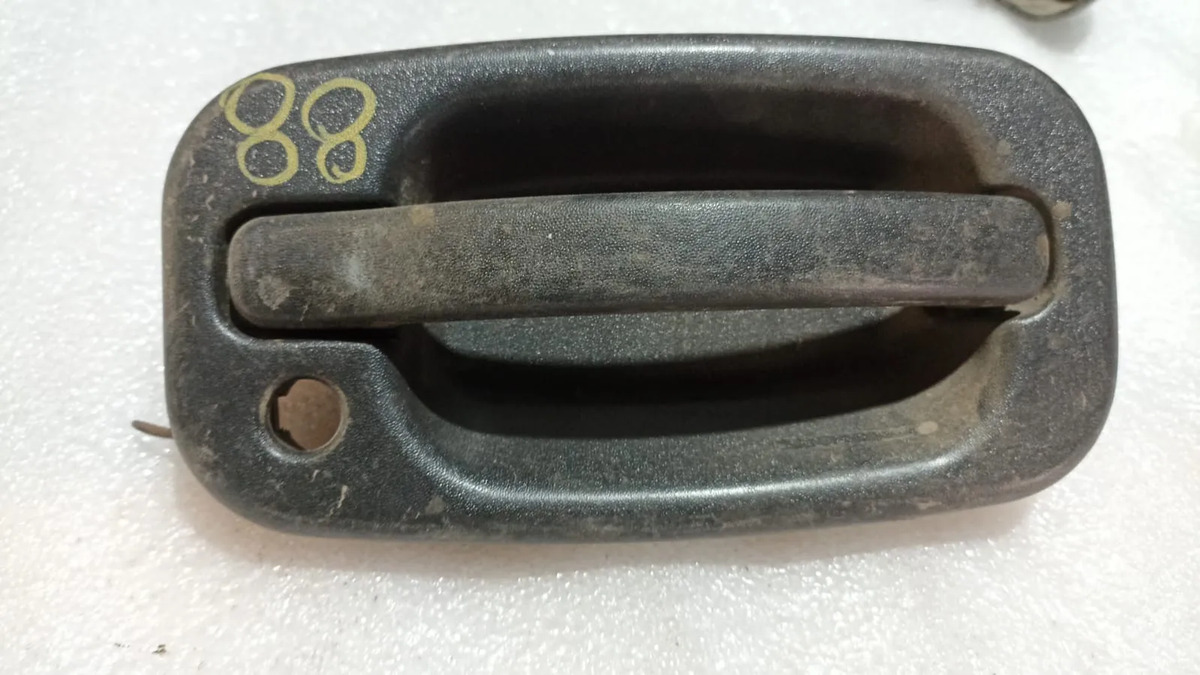 Manija Exterior Del Rh Chevrolet Pick Up 1999-2006 Negro Delantera