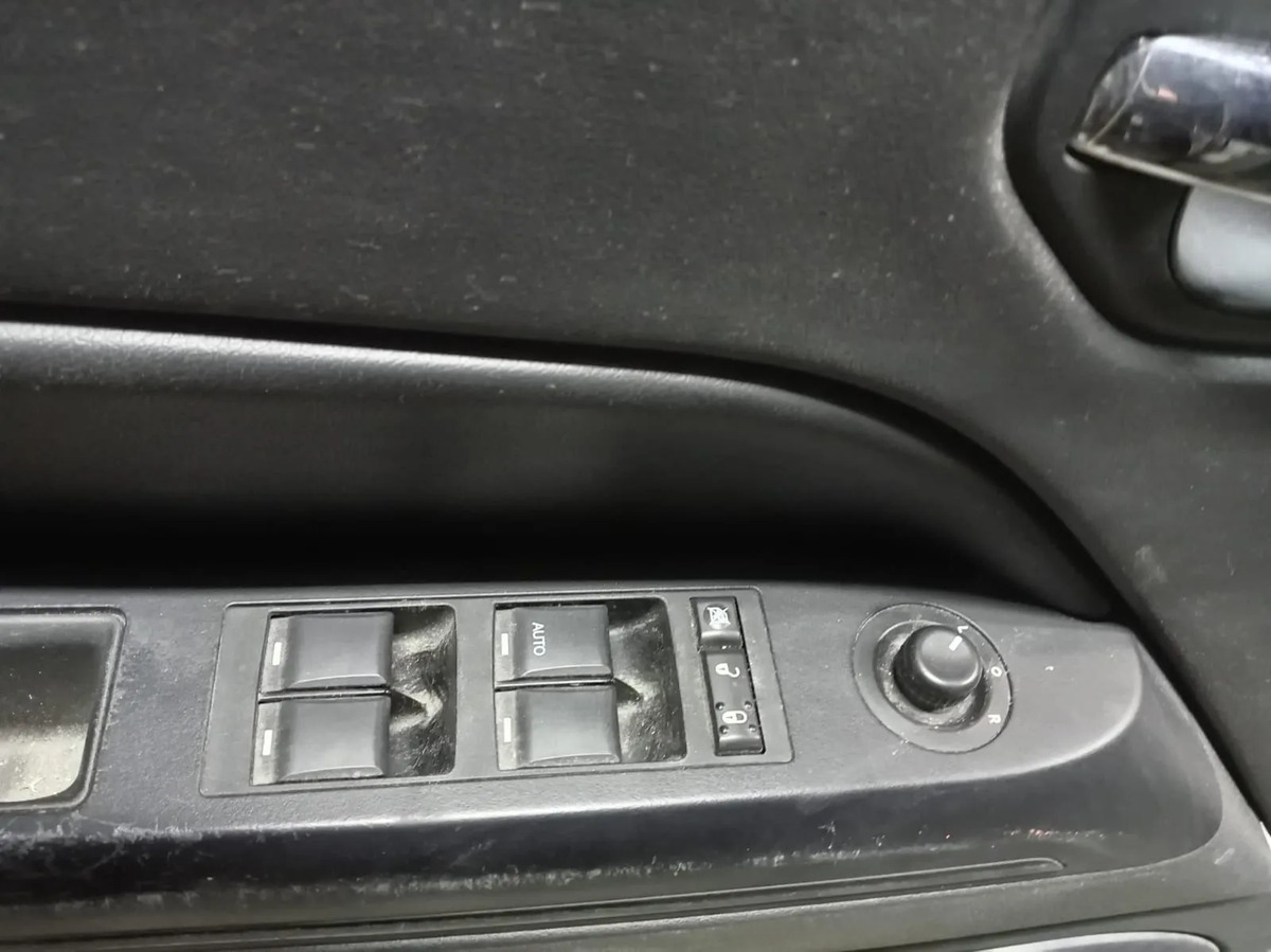 Control Maestro Puerta Patriot 2007 2009 2011 2012 2014