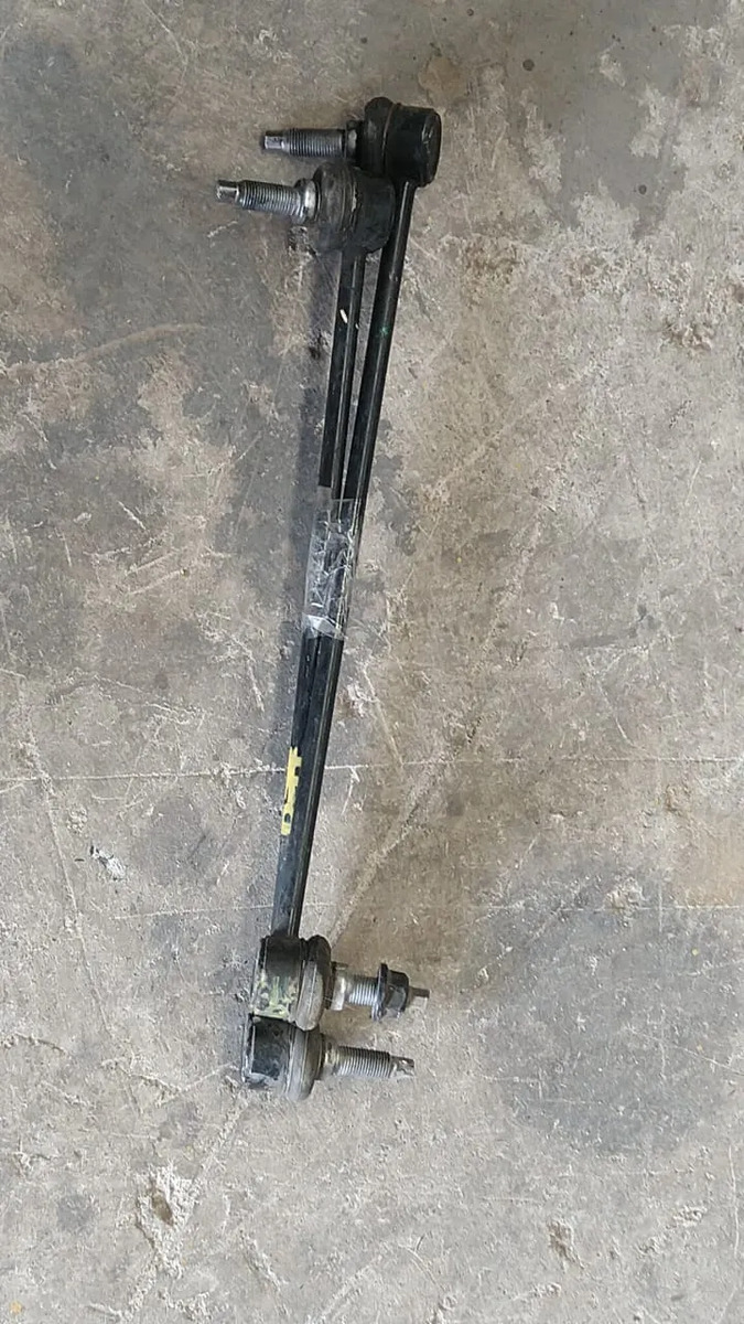Tornillo Estabilizador Lh Hyundai Sonata 2015-2017