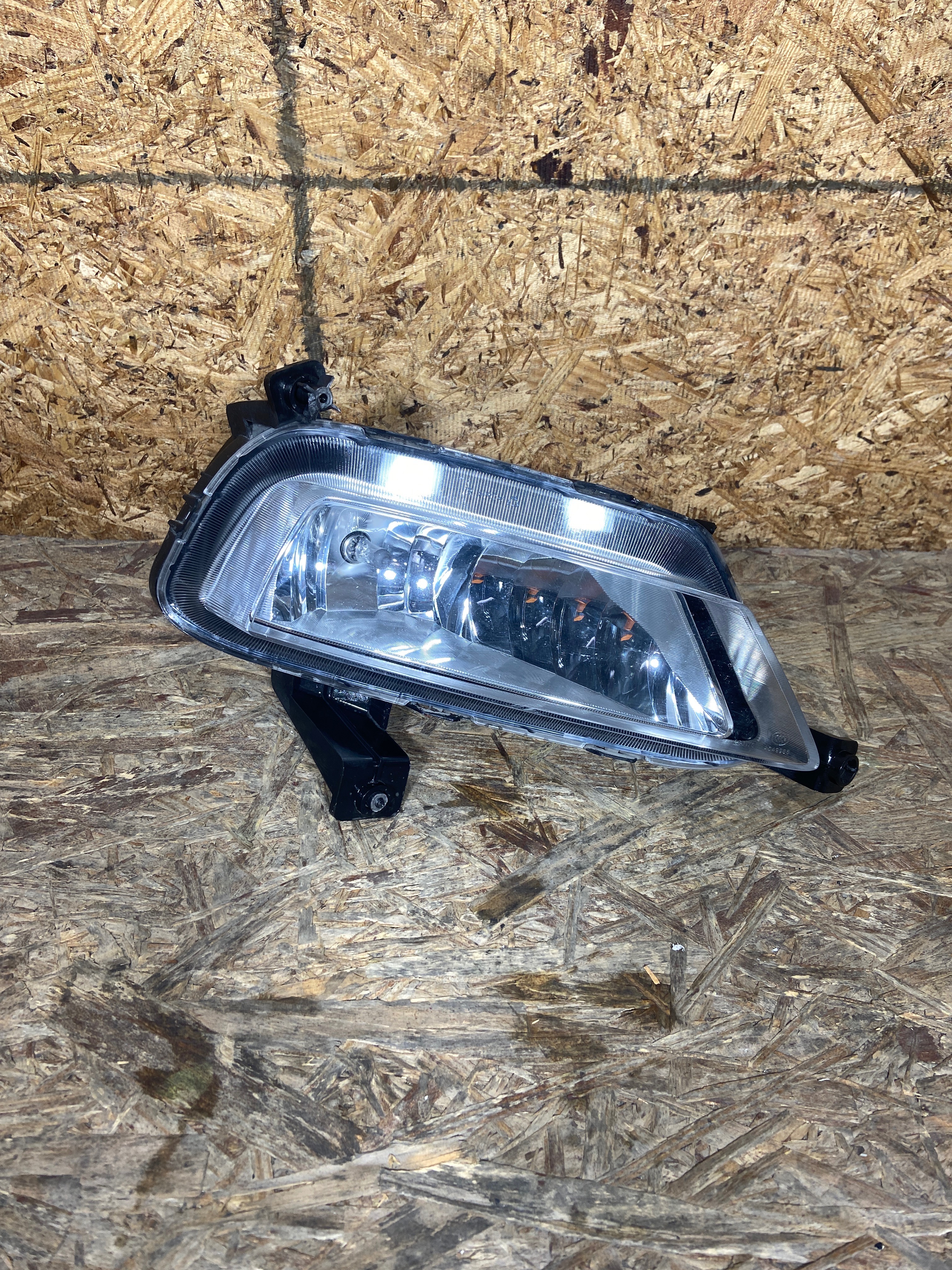 Mg Zs 2021 - 2023 Faros Auxiliares Derecho Usado Original