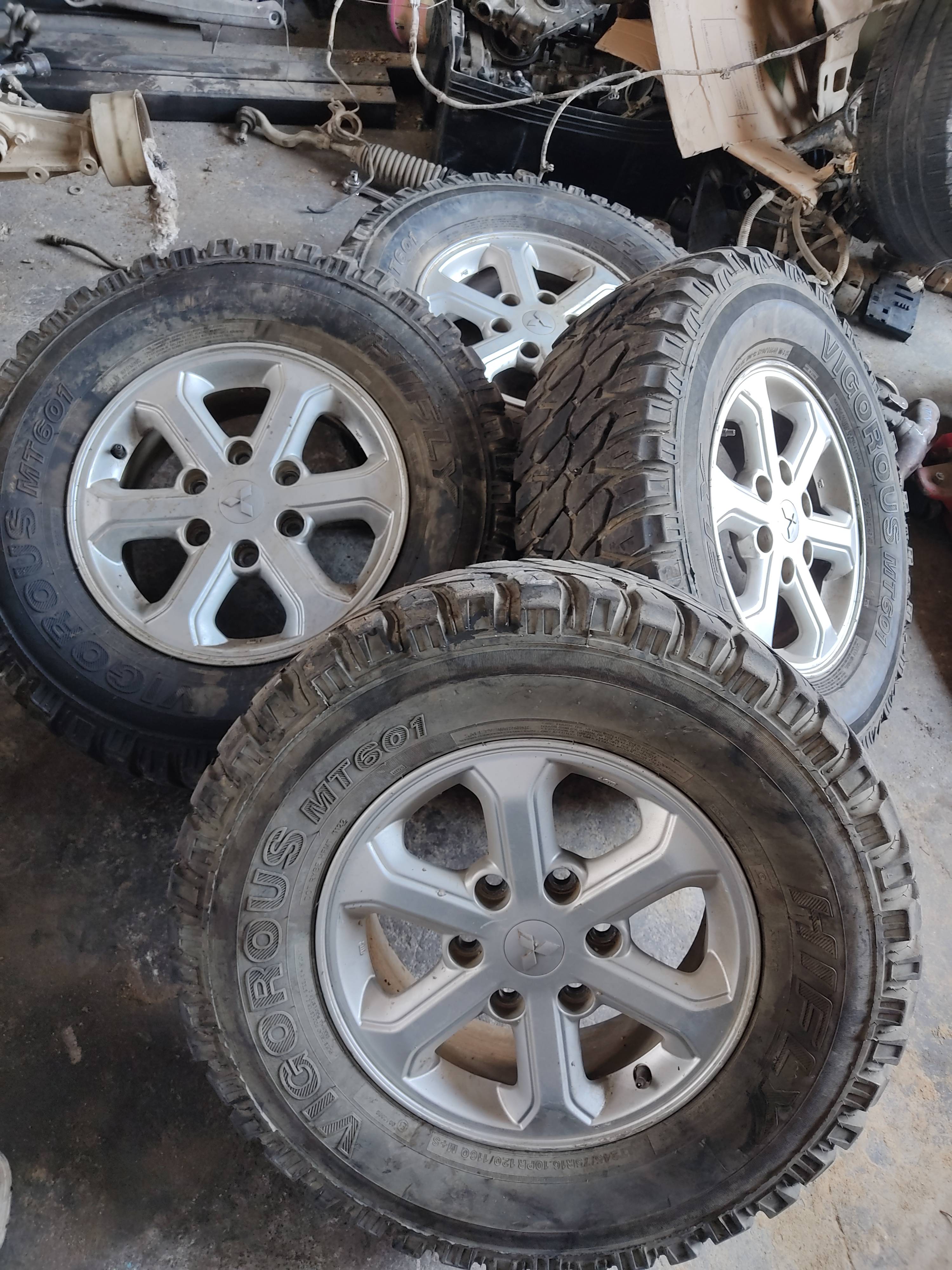 Mitsubishi L200 2016 - 2019 Rin Usado Original
