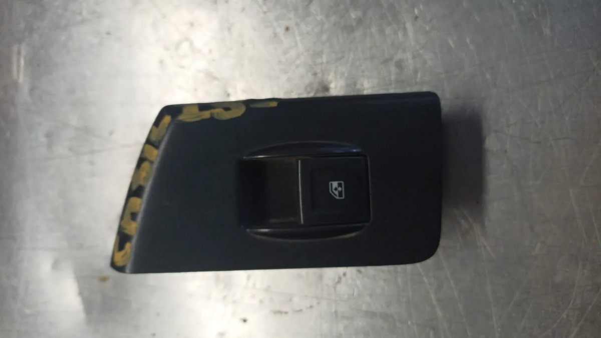 Control Elevador Tra Lh Chvrolet Silverado 2015-2018 1/2c