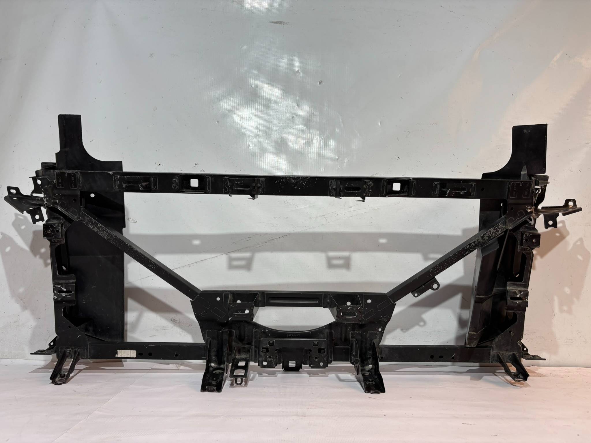 Chevrolet Silverado 2014 - 2018 Marco de radiador Delantera Usado Original