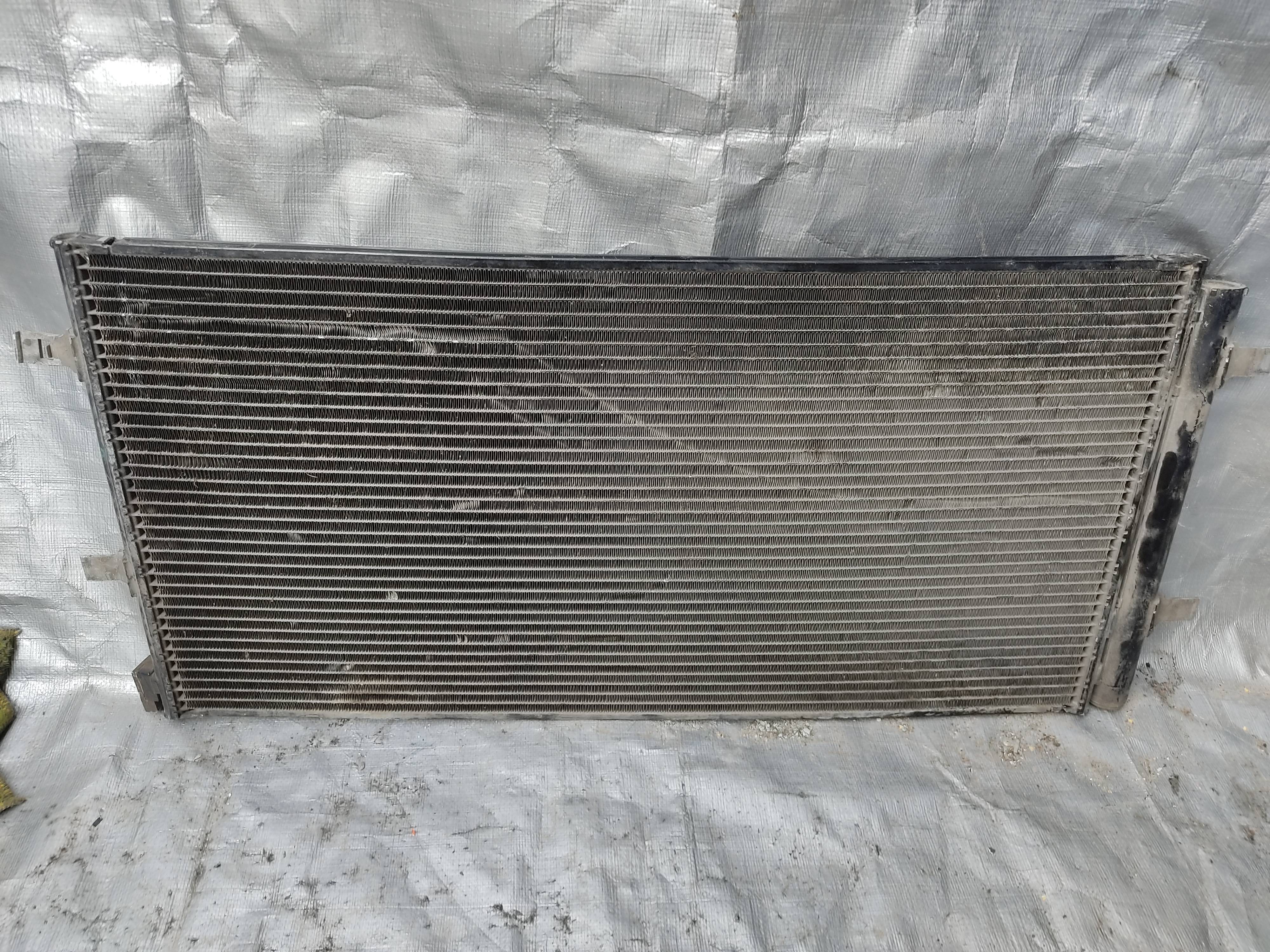 Audi A4 2010 - 2013 Condensador Usado Original