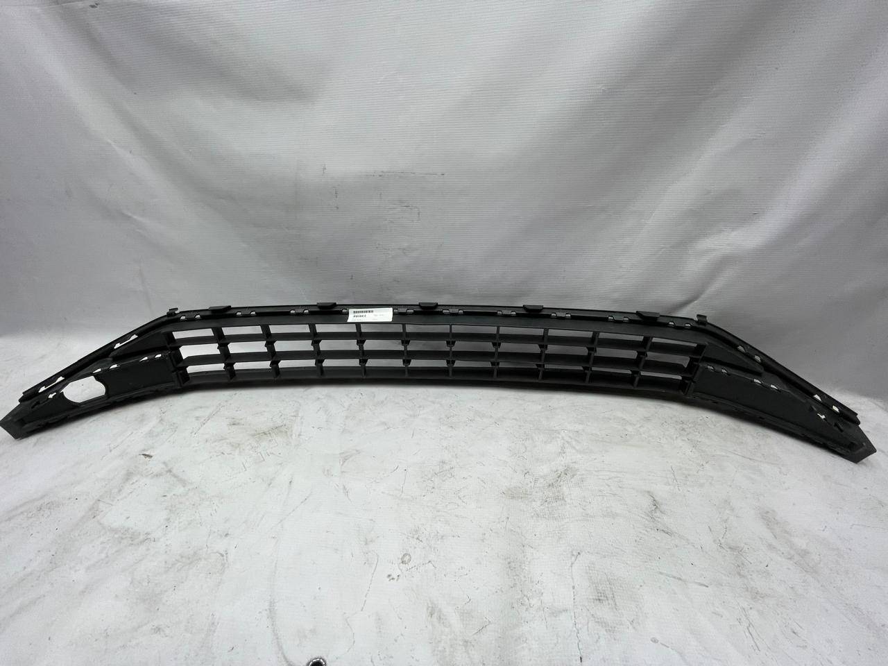Volkswagen Jetta 2019 - 2021 Rejilla Delantera Usado Generico