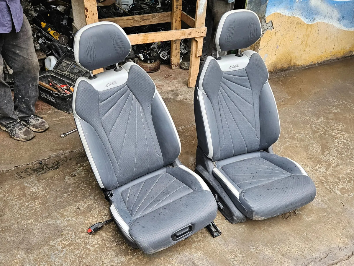 Geely Starray 2023-2026 Asientos Delaneros Negro