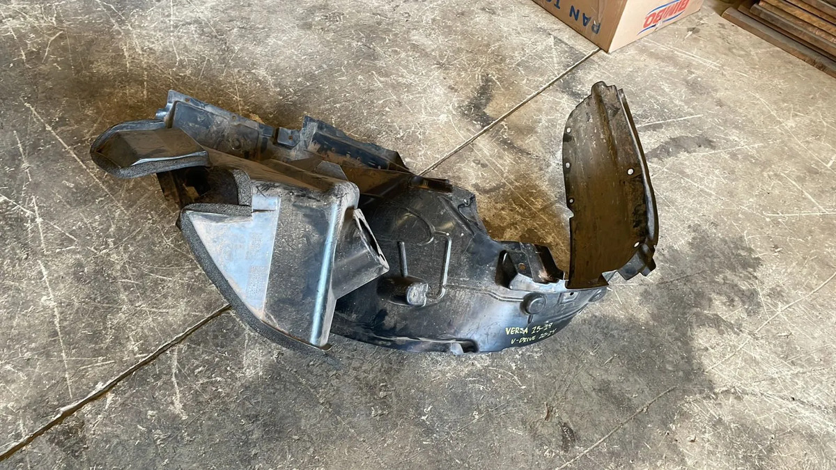 Lodera Delantera Derecha Nissan Versa2015-2019 Usada Orig
