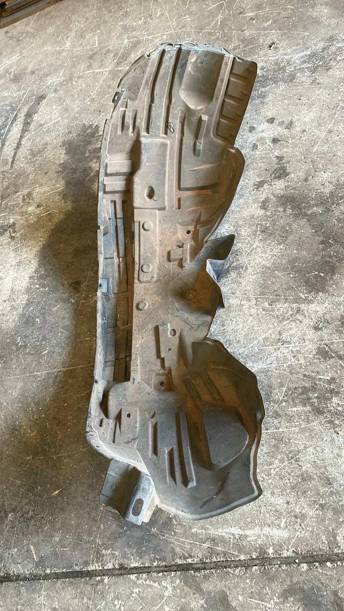 Lodera Delantera 1  Derecha Nissan Np3002016-2020 Usado Orig