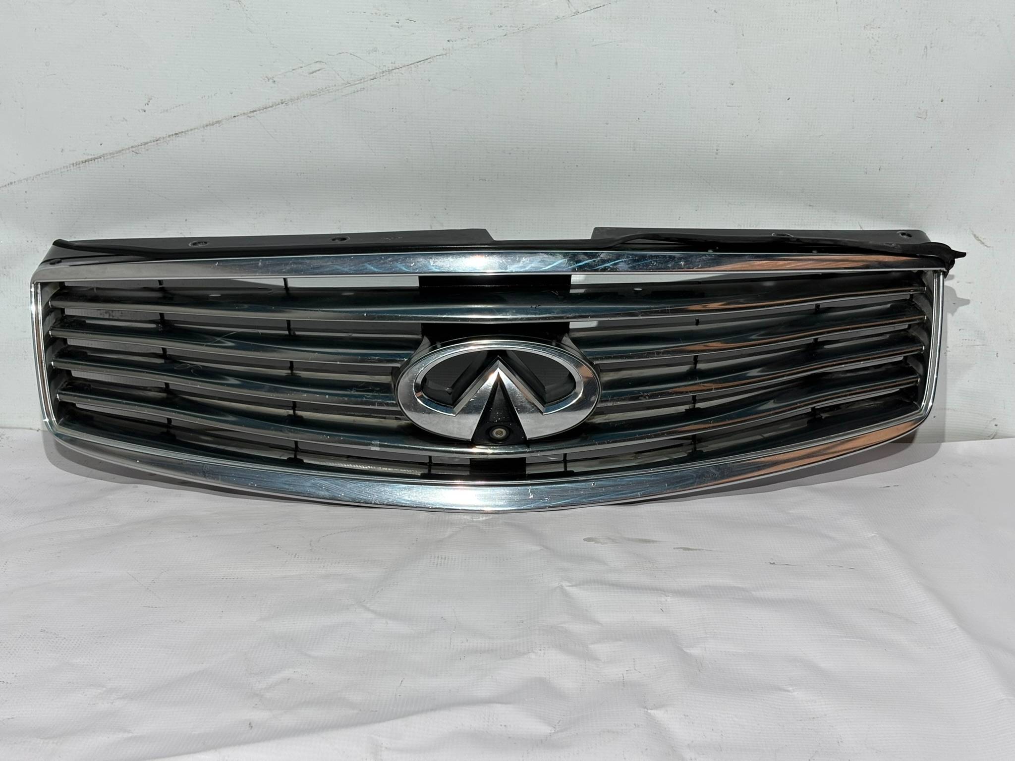 Infiniti Qx50 2005 - 2015 Parrilla Delantera Usado Original - vista 1