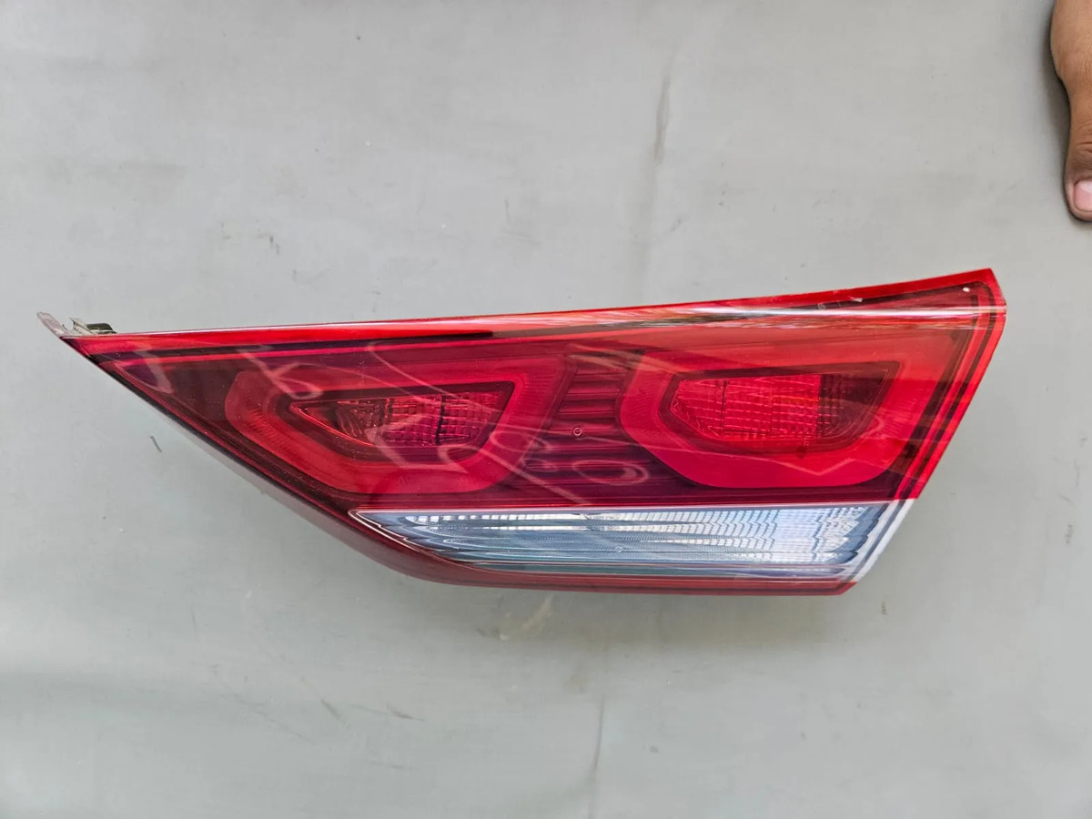 Hyundai Elantra 2017-2018 Intercalavera Izquierda Rojo