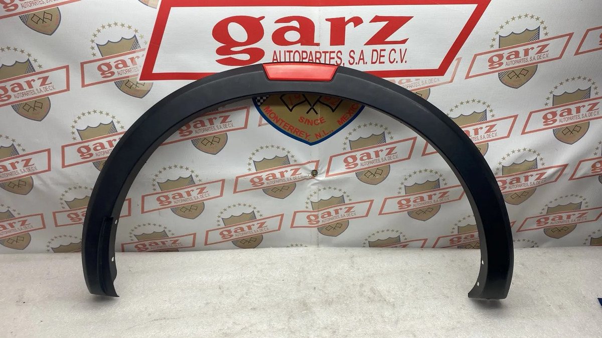 Moldura Cantonera Tras Der Nissan Frontier Pro4x 20 Al 24 Negro