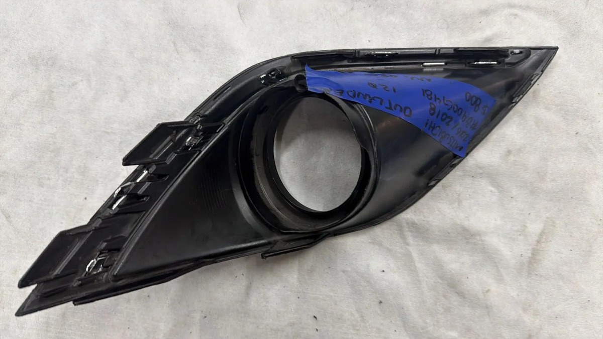 Rejilla Faro Niebla Izq Outlander 2016-2019 Original Negro Izquierdo