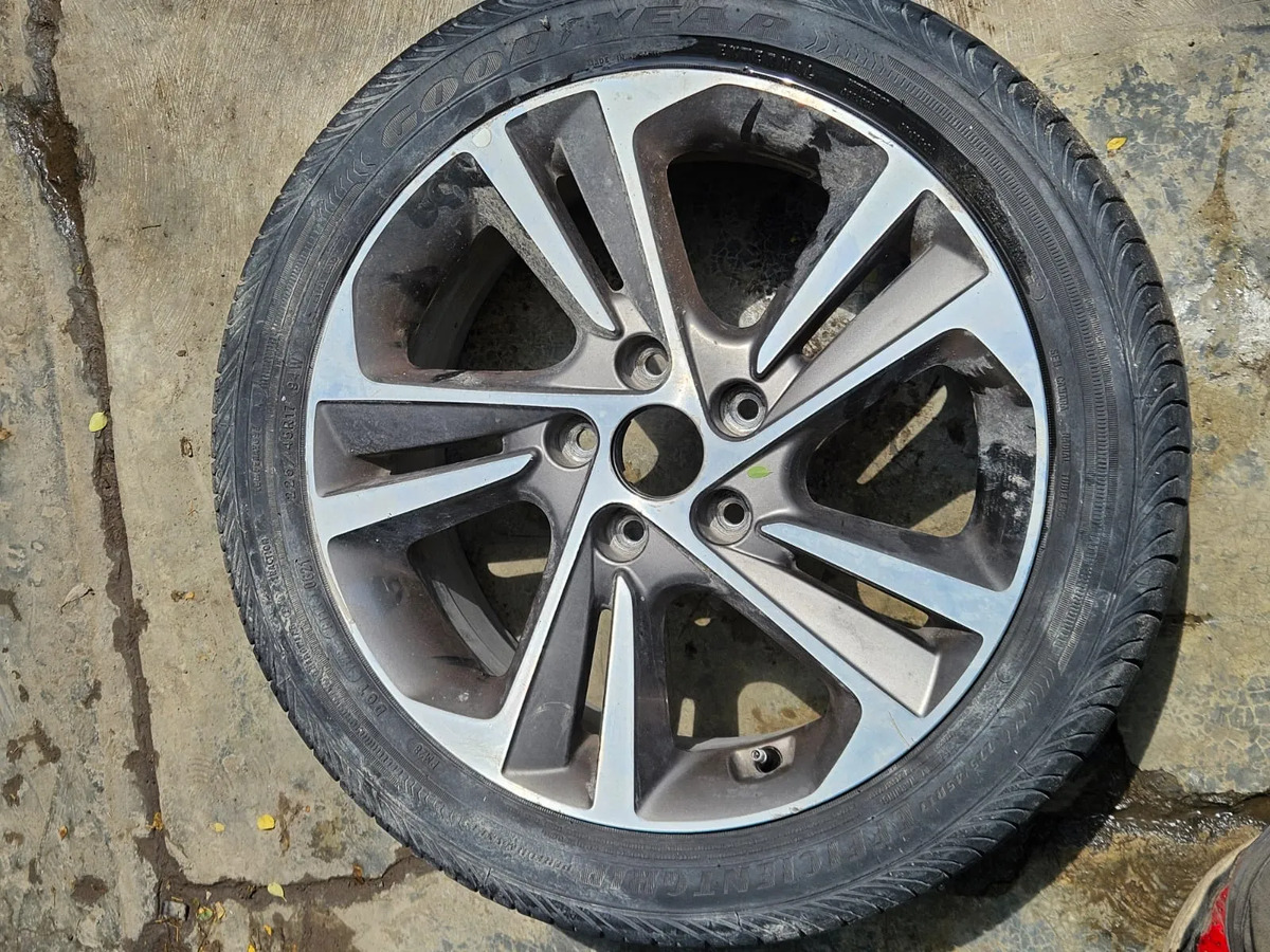 Hyundai Elantra 2017-2018 Rin 17 Original Plateado