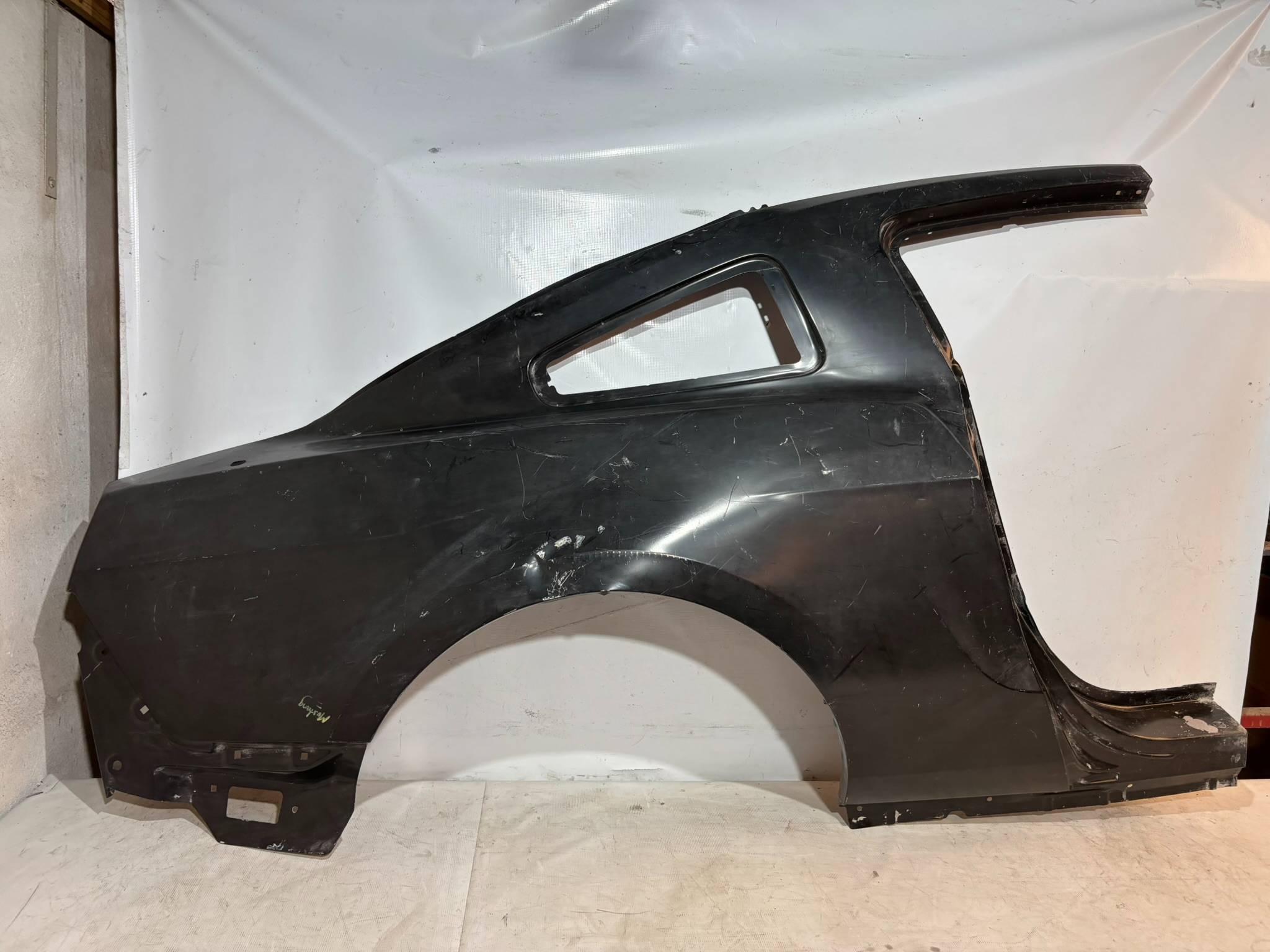 Ford Mustang 2005 - 2009 Costados Laterales Trasera Derecho Usado Original