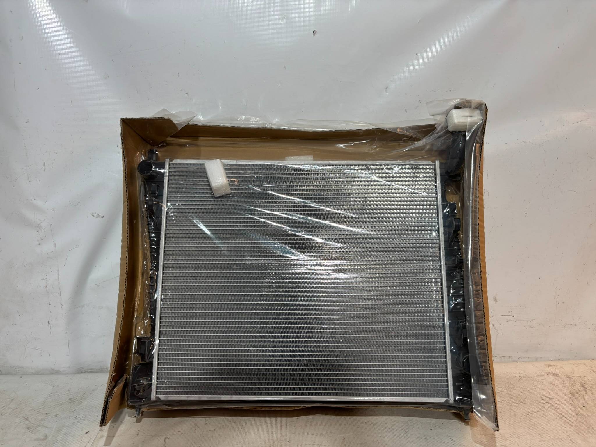 Dodge Durango 2011 - 2020 Radiador Delantera Usado Generico