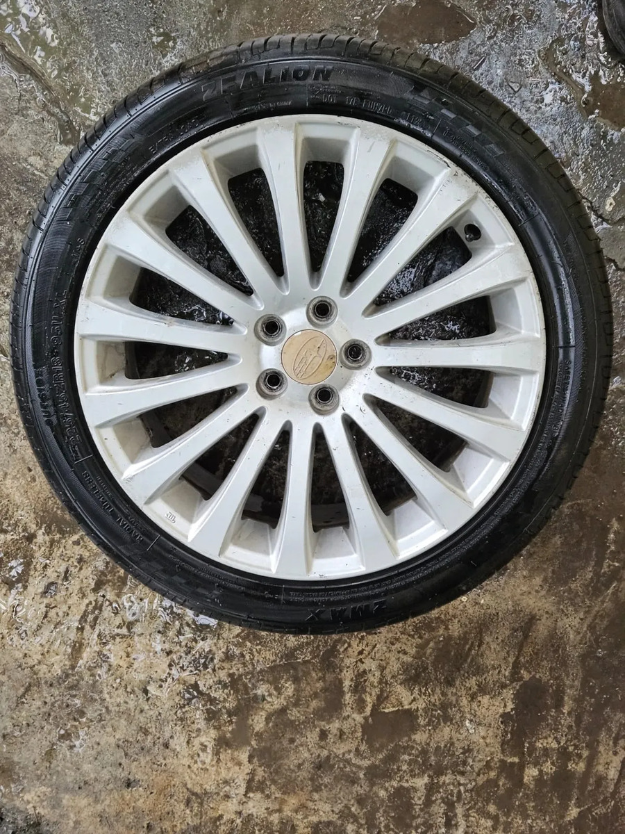 Subaru Legacy 2010-2014 Rin 18 Original Negro