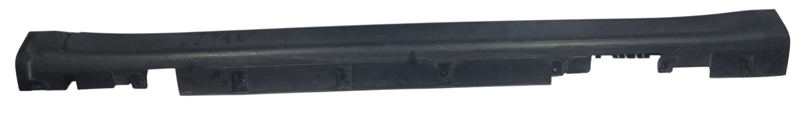 Nissan Tiida 2007 - 2014 Estribo Izquierdo Usado Original