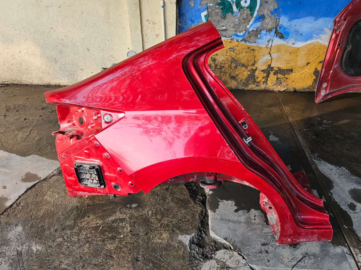 Hyundai Elantra 2017-2018 Costado Izquierdo Rojo