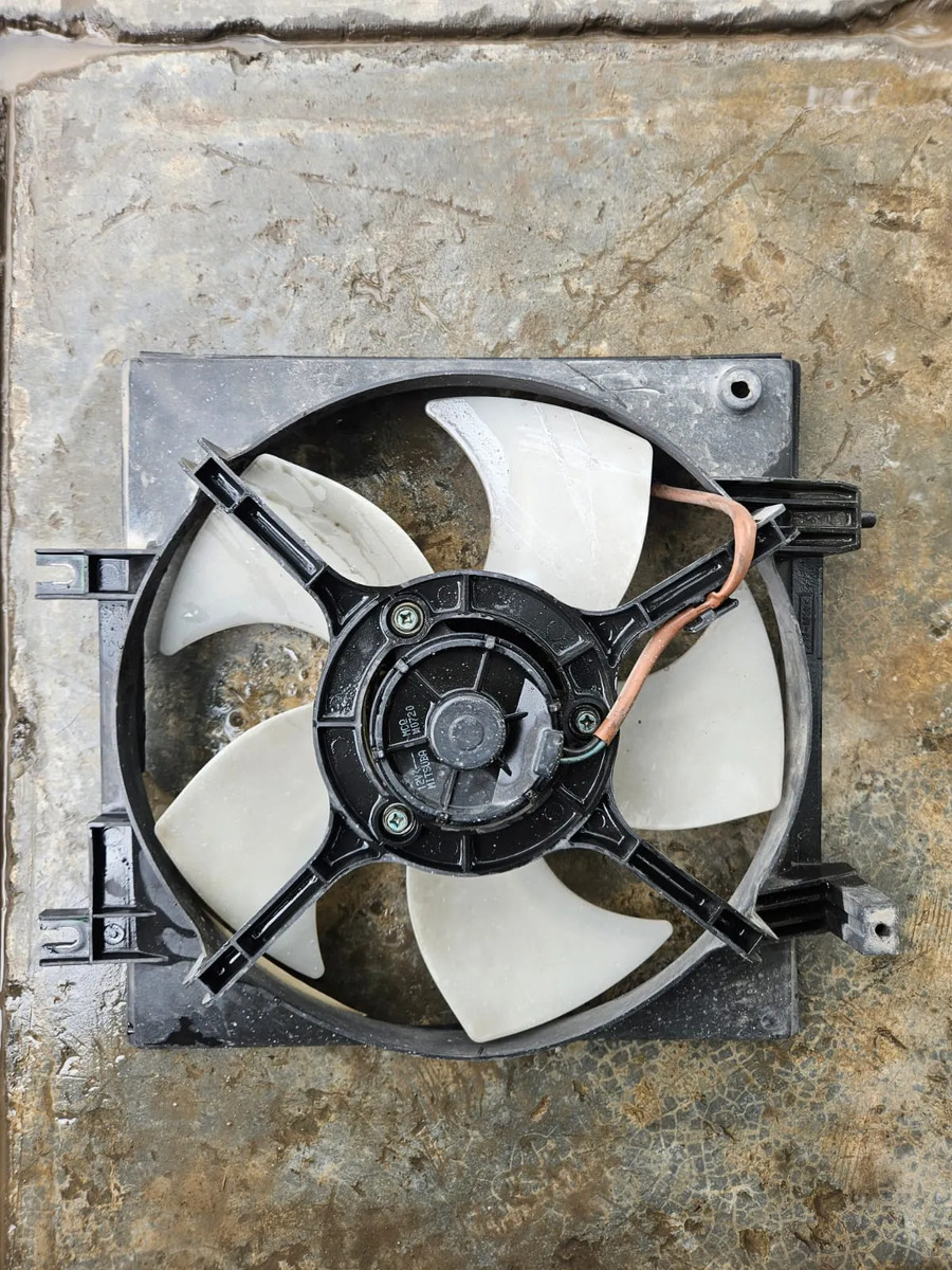Subaru Legacy 2010-2014 Motoventilador Original Derecho