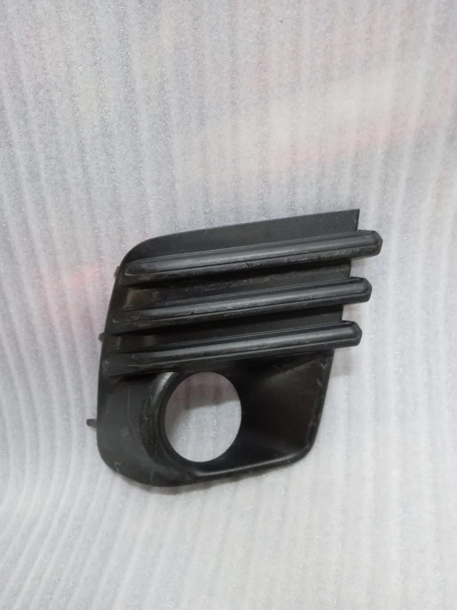 Bisel Derecho Faro Niebla Subaru Forester 2022 2023 Negro Derecho