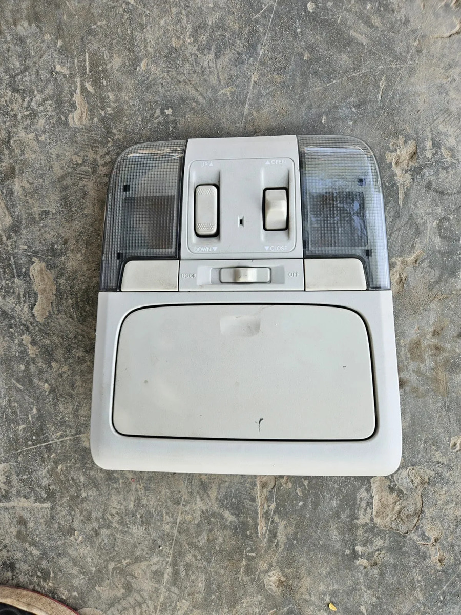 Subaru Legacy 2010-2014 Luz De Techo Delantera
