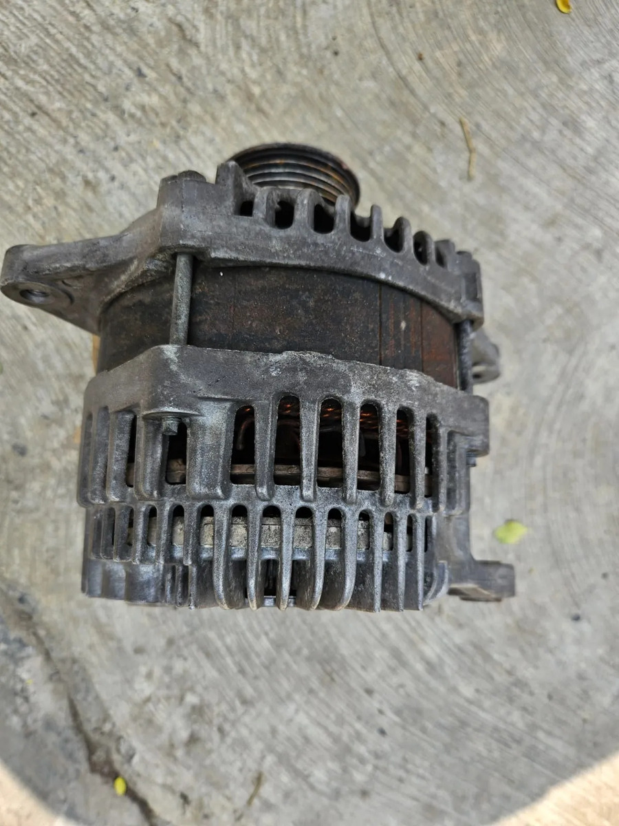 Subaru Legacy 2010-2014 Alternador