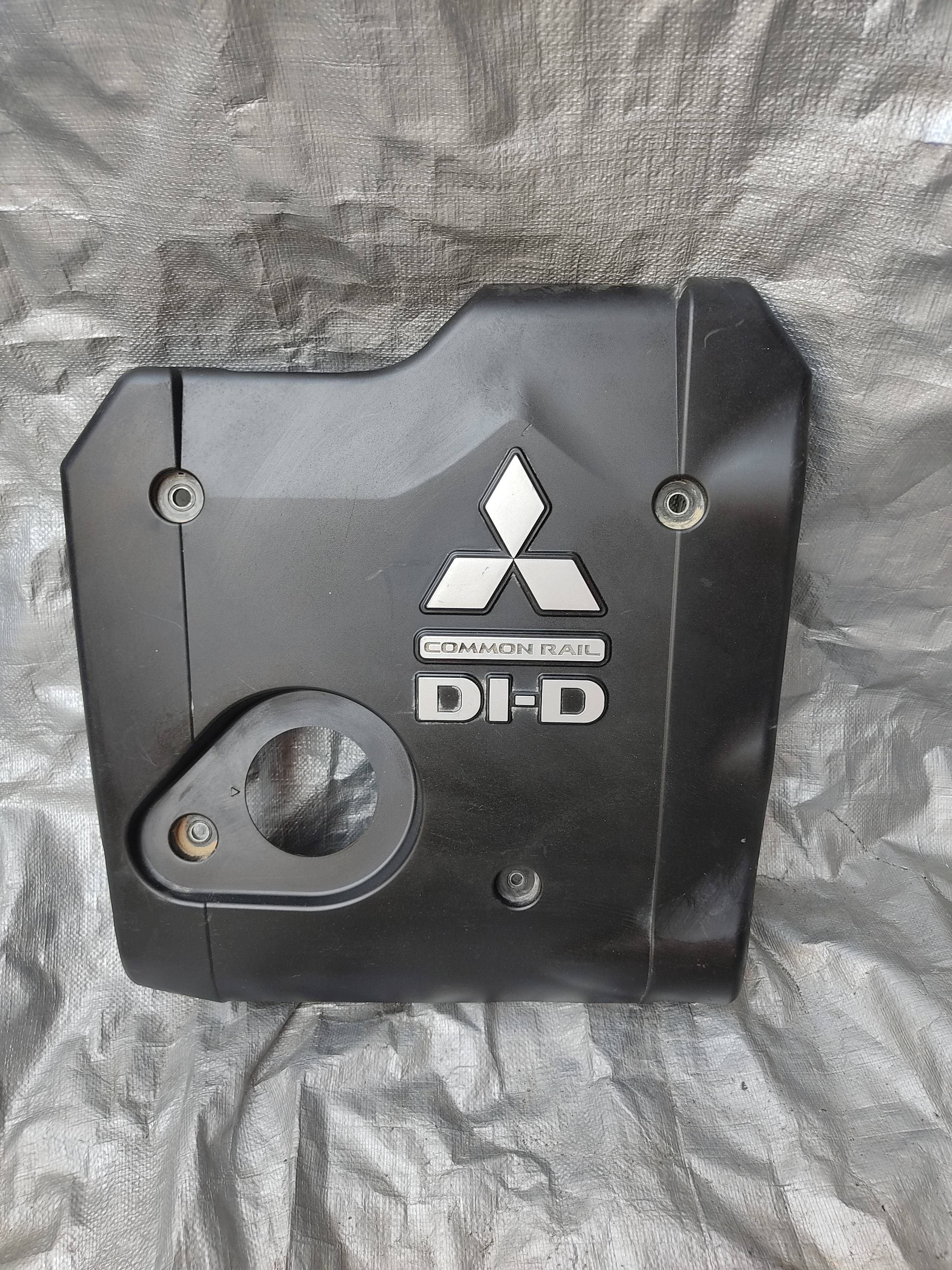 Mitsubishi L200 2016 - 2019 Cubiertas Laterales de Motor Usado Original