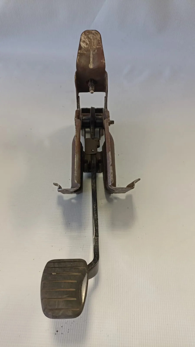 Pedal Freno  Renault Logan 2012-2018 Std 1.6l