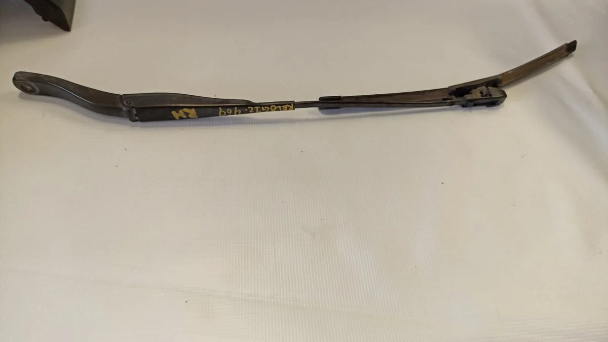 Brazo Limpiabrisas Rh Renault Logan 2012-2018 Std 1.6l Derecho