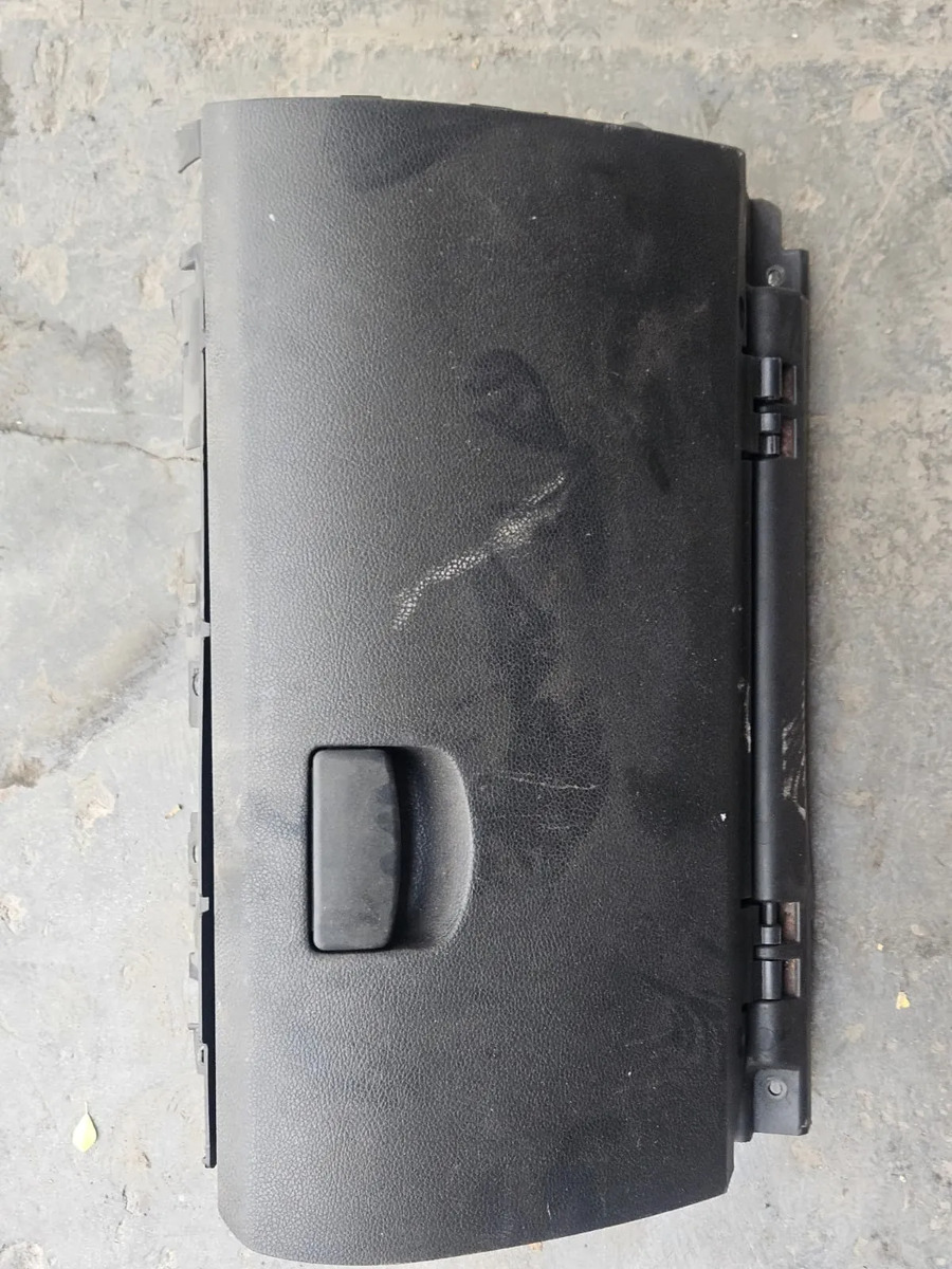 Subaru Legacy 2010-2014 Guantera Original