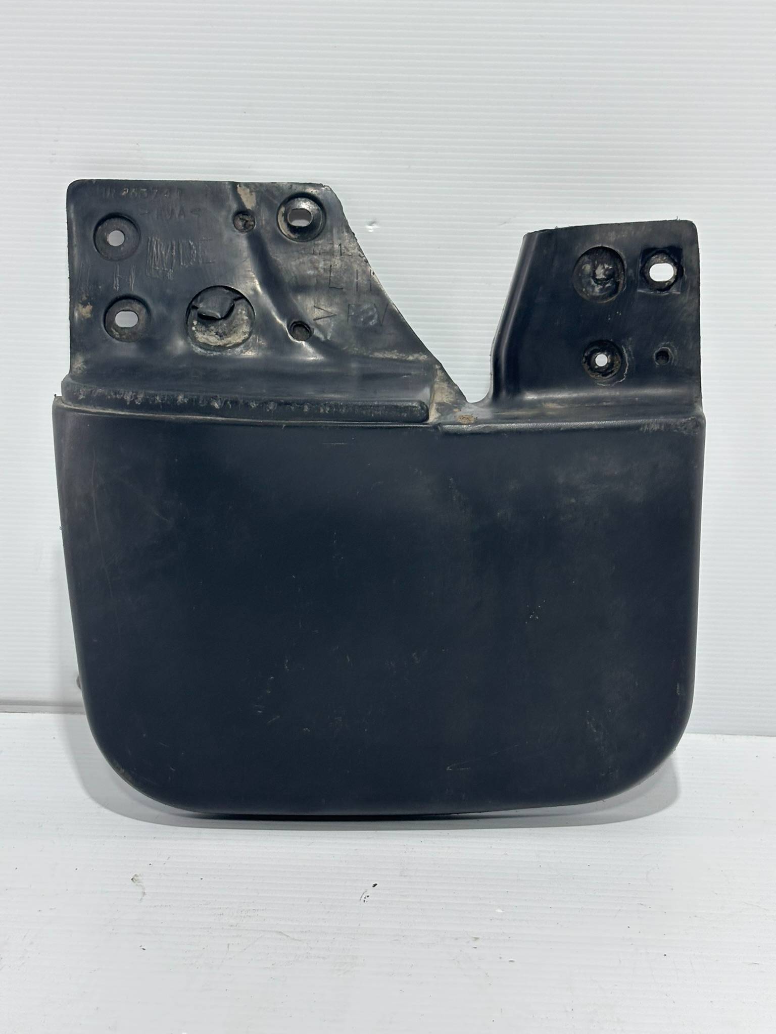 Mitsubishi Montero sport 2004 - 2007 Lodera Delantera Izquierdo Usado Original