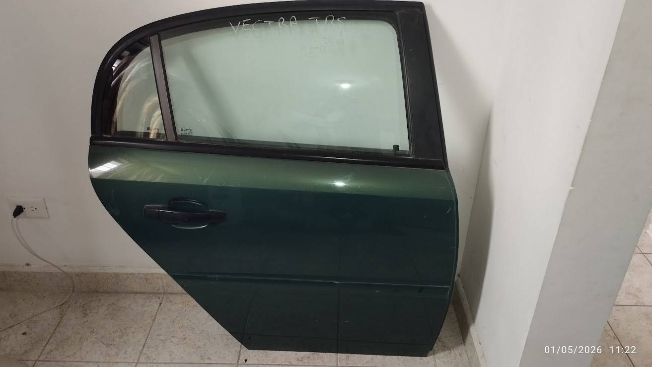 Chevrolet Vectra 2003 - 2007 Puerta Trasera Derecho Usado Original