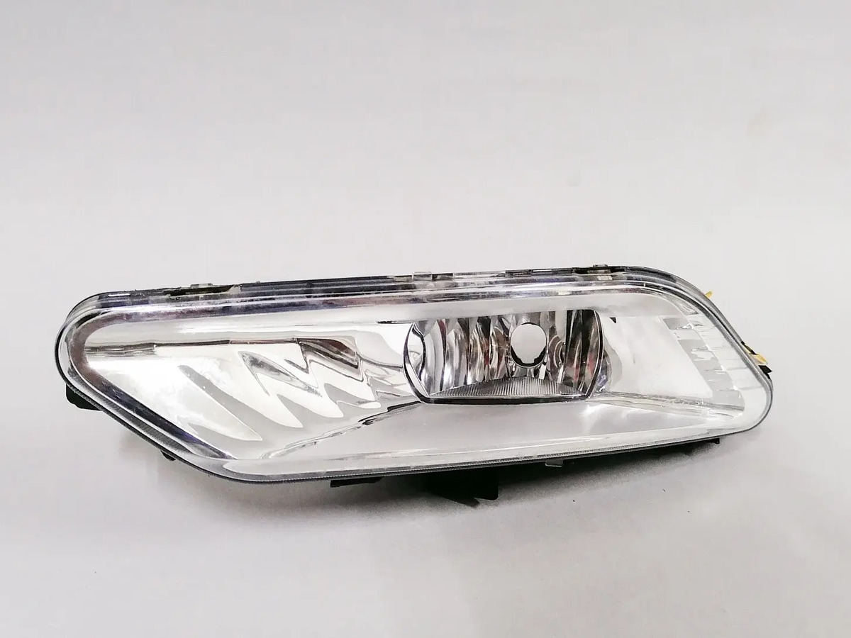 Faro Niebla Izquierdo Ford Fusion 2017 2018 C/detalle 