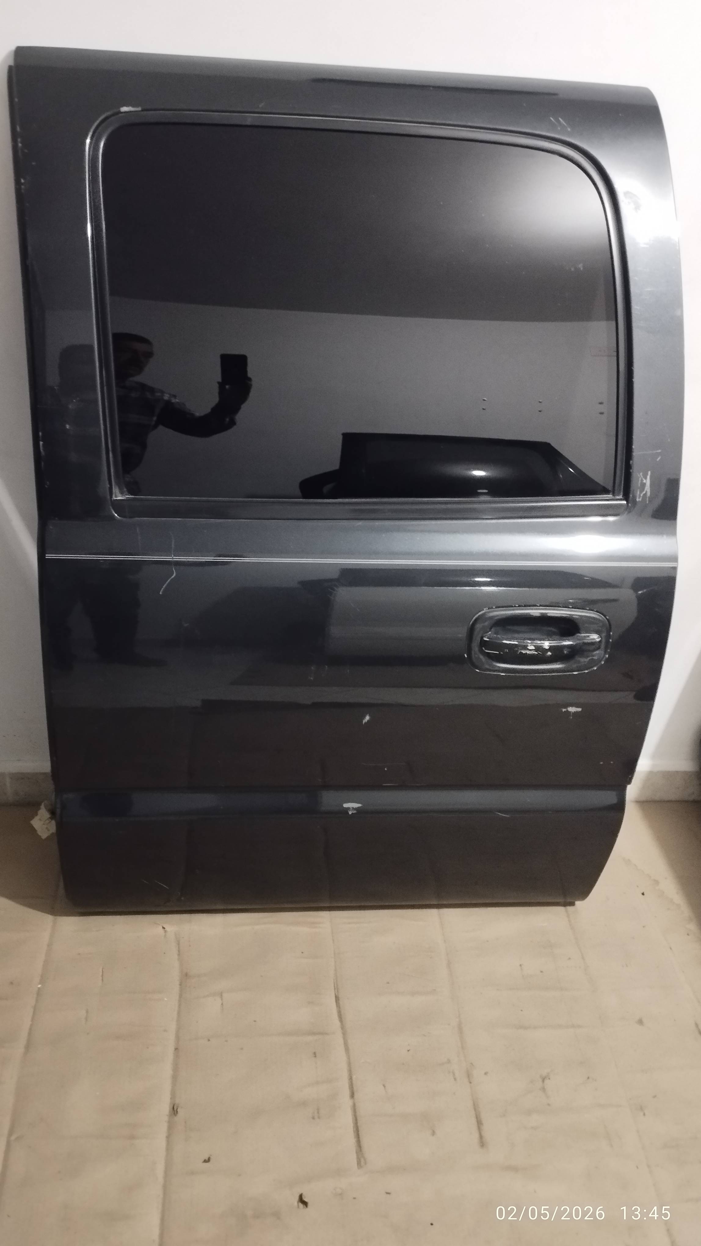 Chevrolet Suburban 2000 - 2006 Puerta Trasera Izquierdo Usado Original