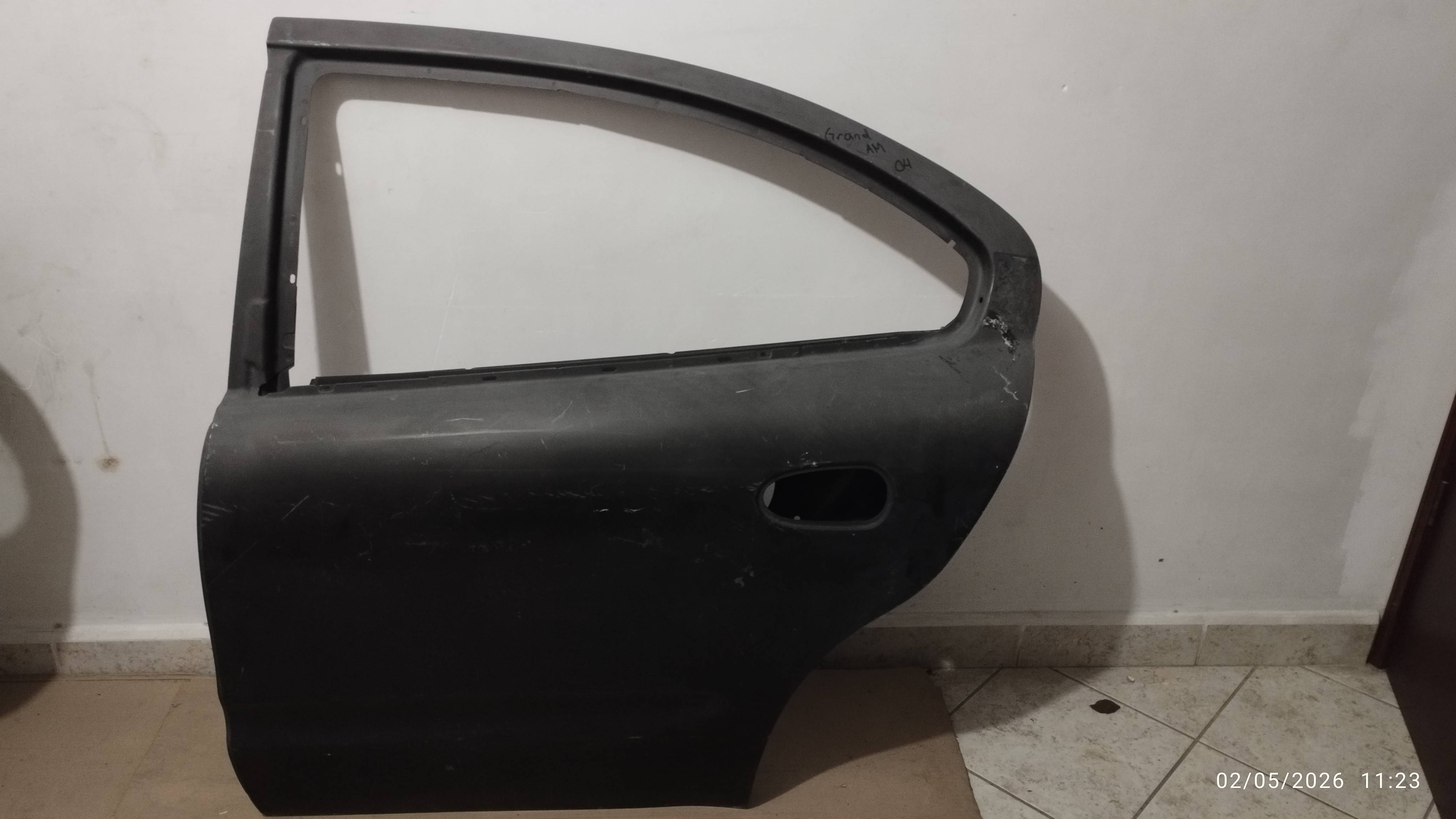 Pontiac Grand am 1999 - 2005 Puerta Trasera Izquierdo Usado Original