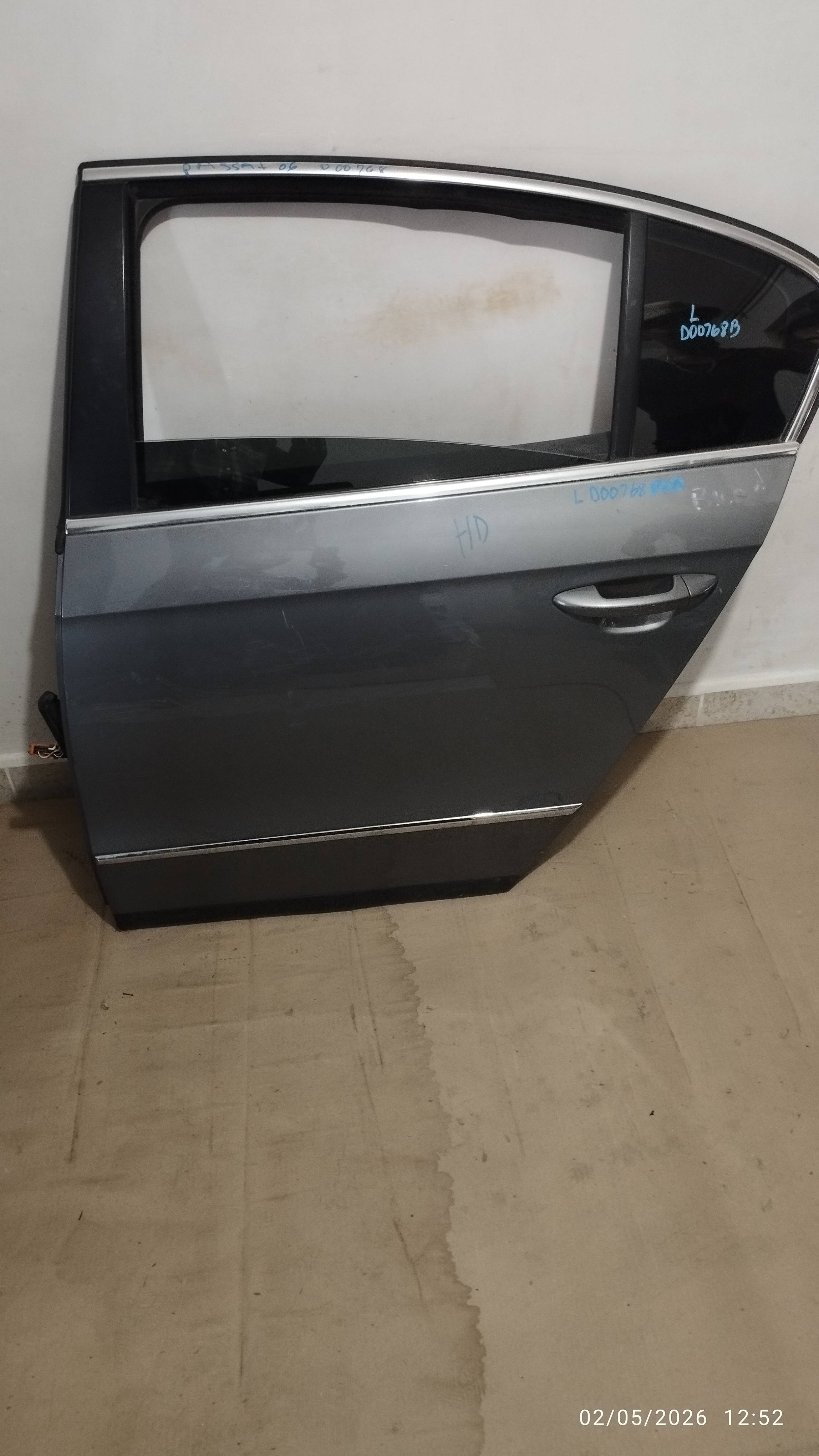 Volkswagen Passat 2006 - 2010 Puerta Trasera Izquierdo Usado Original