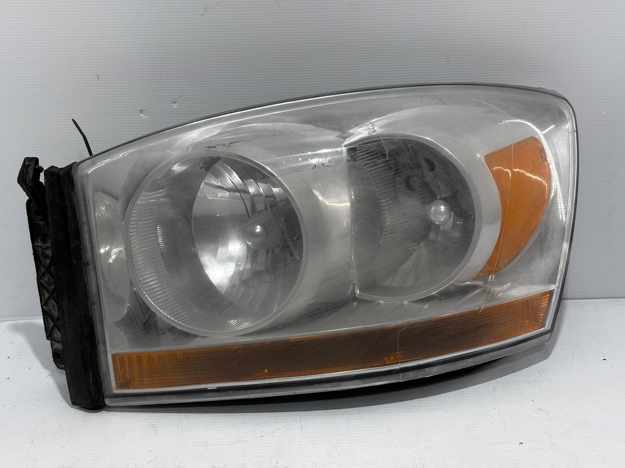 Dodge Ram 1500 2006 - 2008 Faro Izquierdo Usado Generico - vista 1