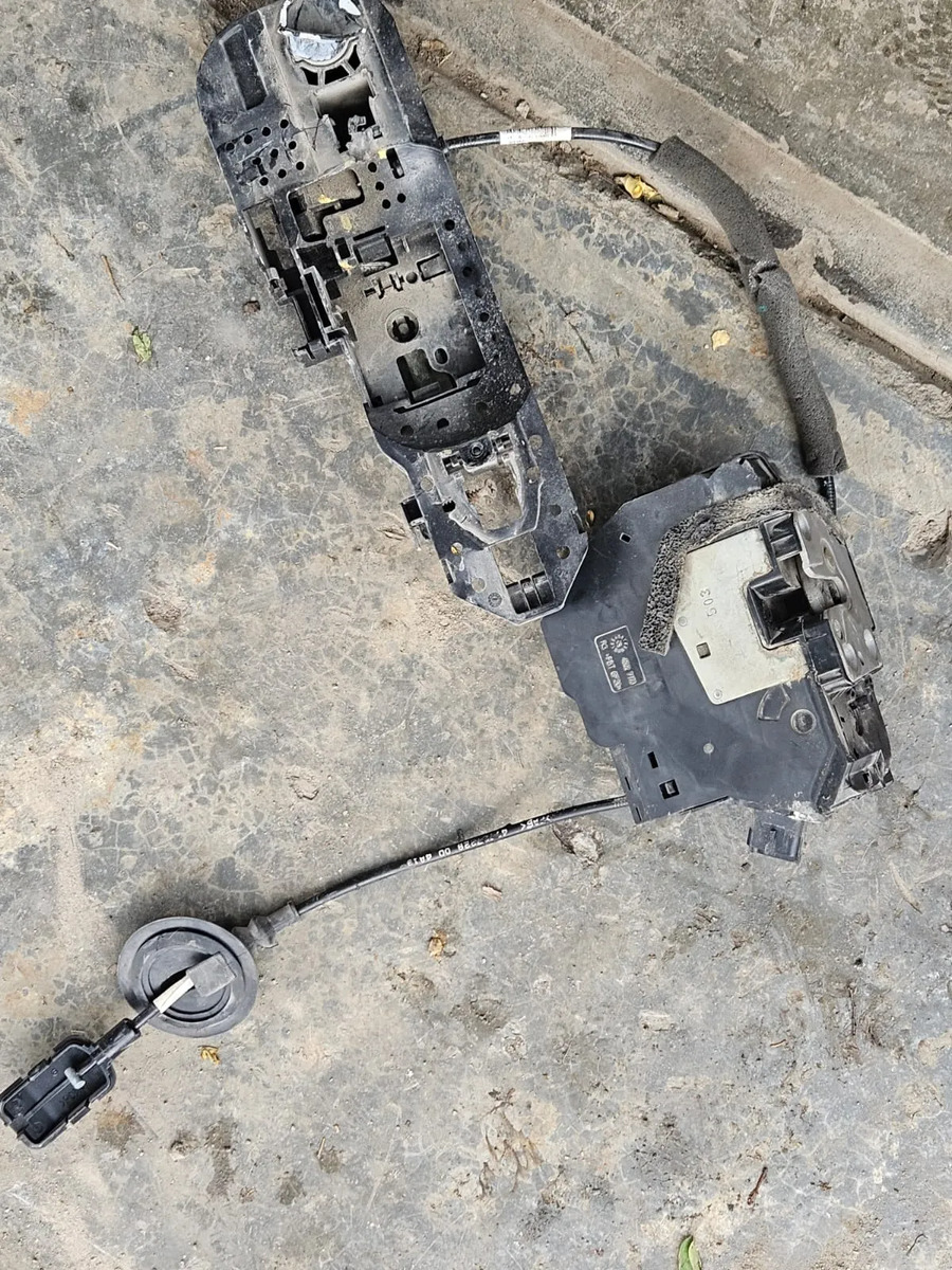 Renault Fluence 2012-2017 Chapa Puerta Delantera Derecha