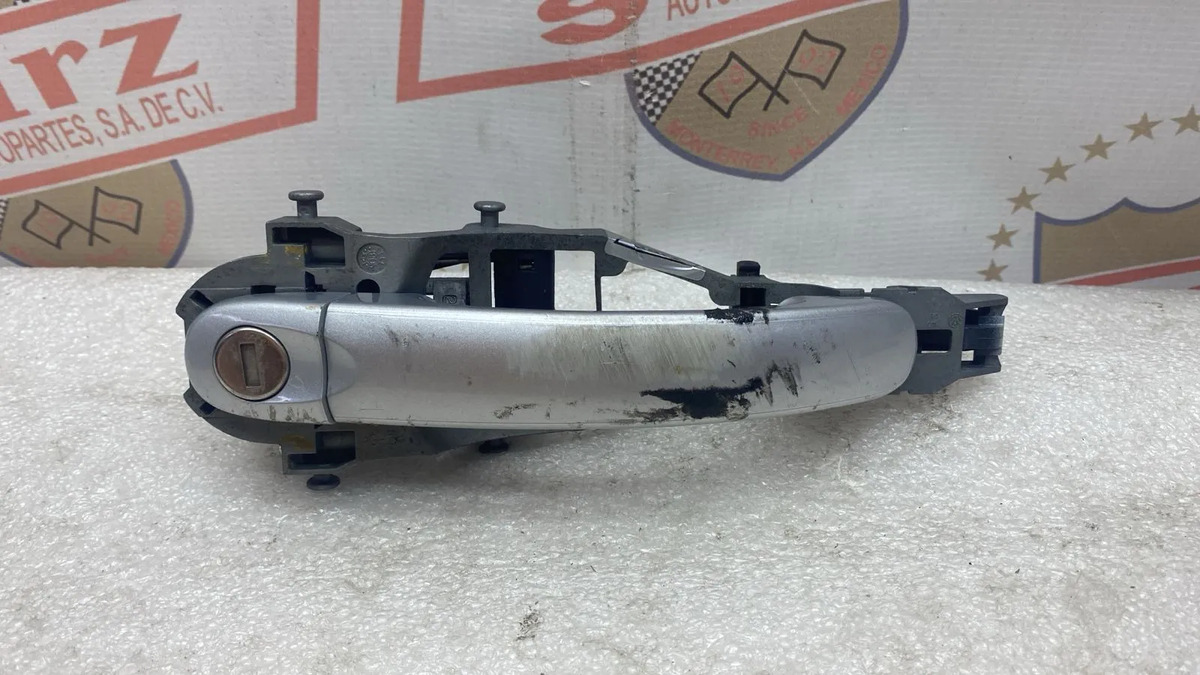 Volkswagen Bora 2005 - 2011 Manija Delantera Derecho Usado Original
