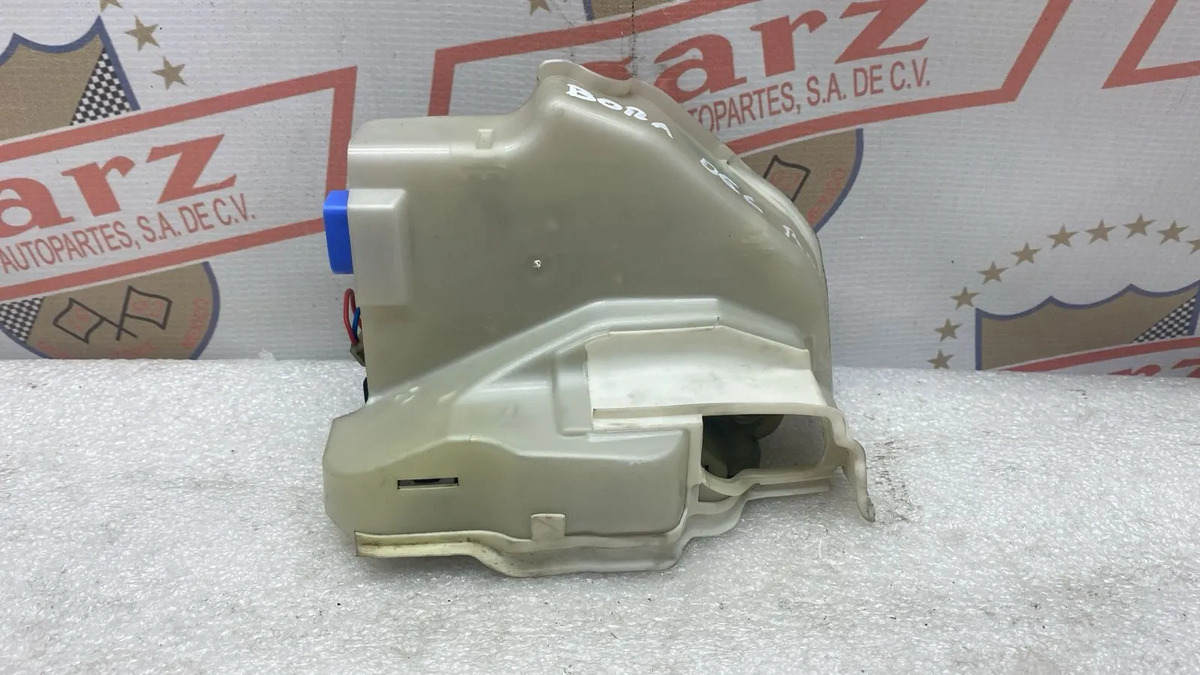 Volkswagen Bora 2005 - 2011 Cerraduras de Puerta Delantera Derecho Usado Original