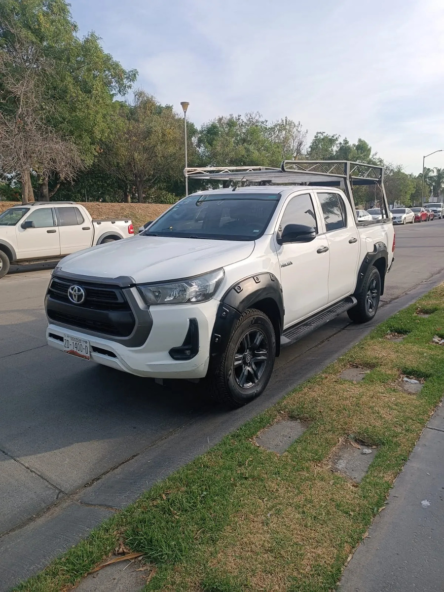 Toyota Hilux 2.7 Cabina Doble Mt