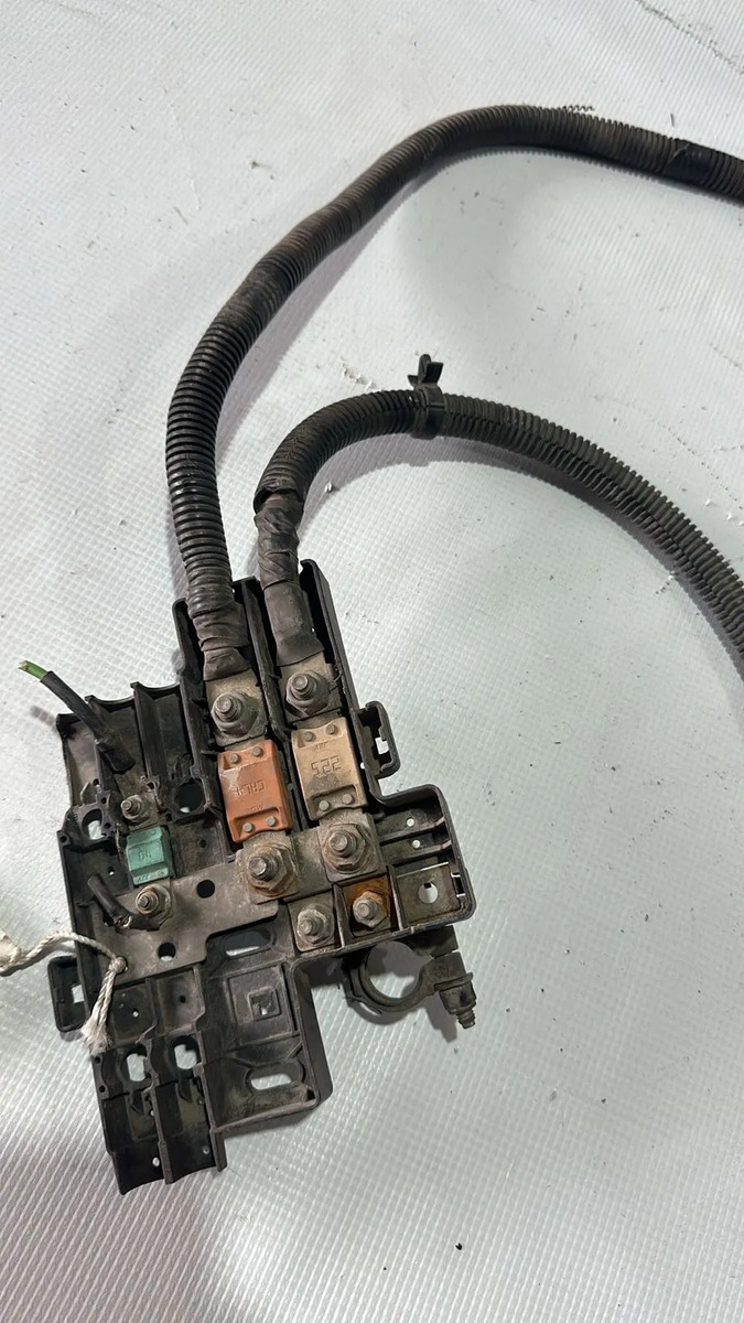 Terminal De Batería Fiat Uno 2015-2019 Usada Original