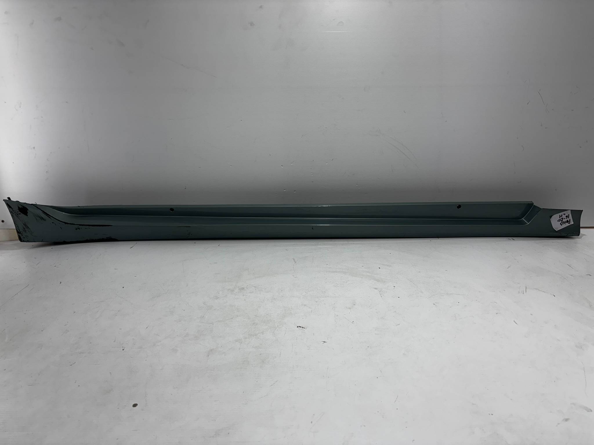 Toyota Prius 2016 - 2020 Estribo Delantera Derecho Usado Original