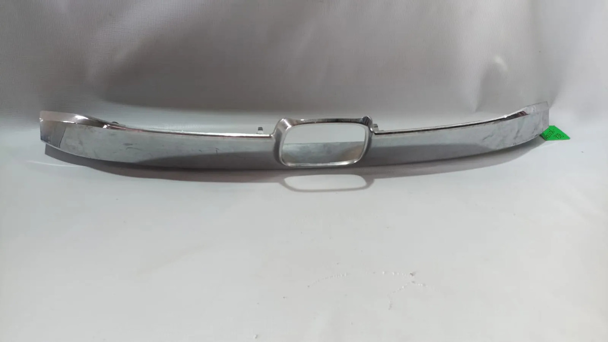 Moldura Del Parrilla Honda Civic 16-21 Genérica C/detalle Plateado